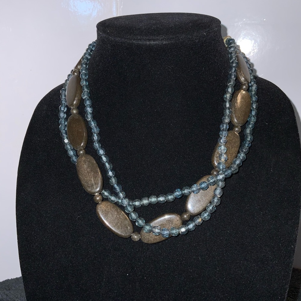 Triple layered beaded necklace